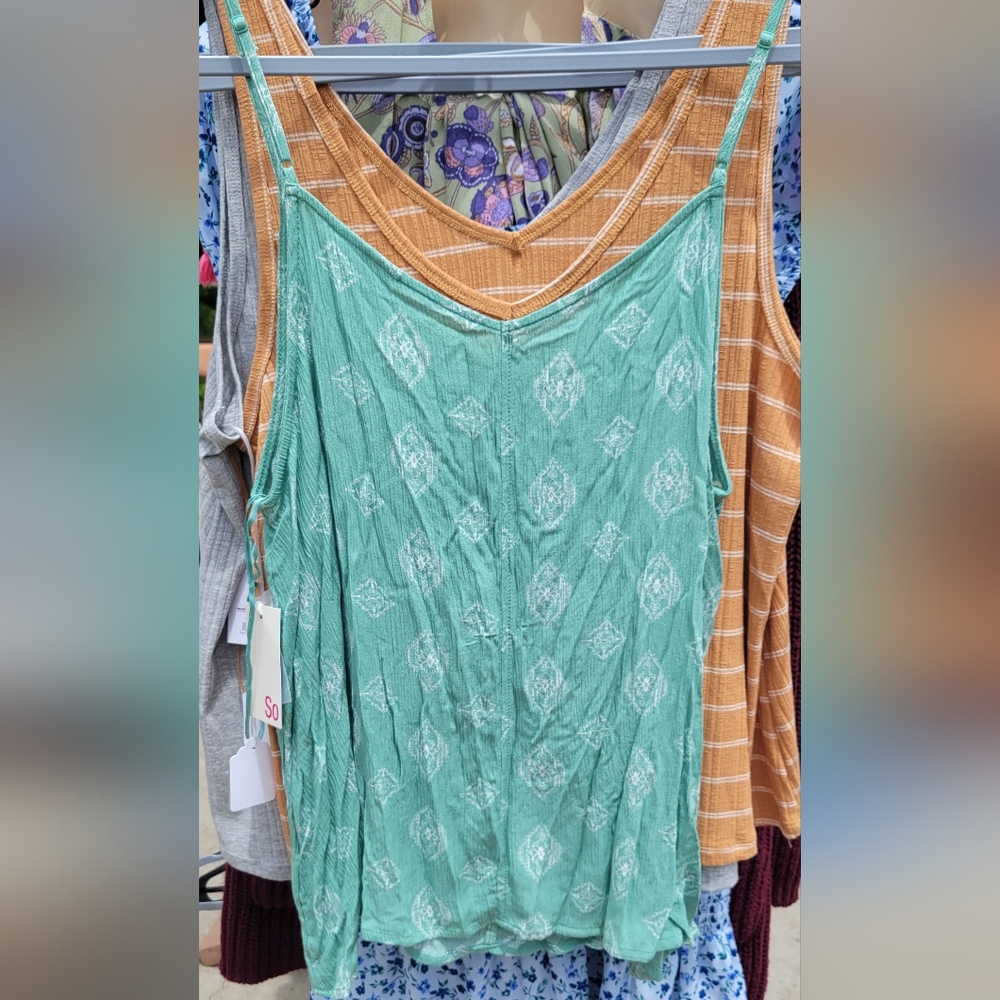 Patterned Tank - Picture 2 of 3